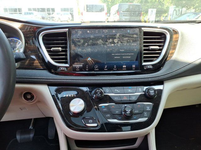Used 2023 Chrysler Pacifica - photo 12