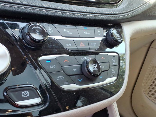 Used 2023 Chrysler Pacifica - photo 16