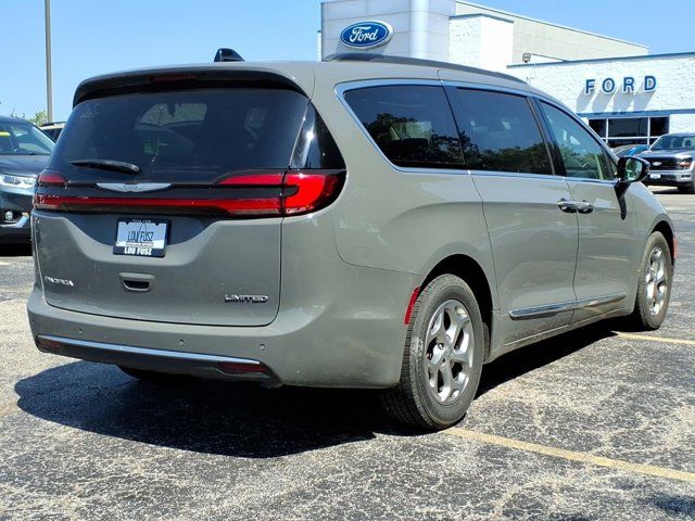 Used 2023 Chrysler Pacifica - photo 30