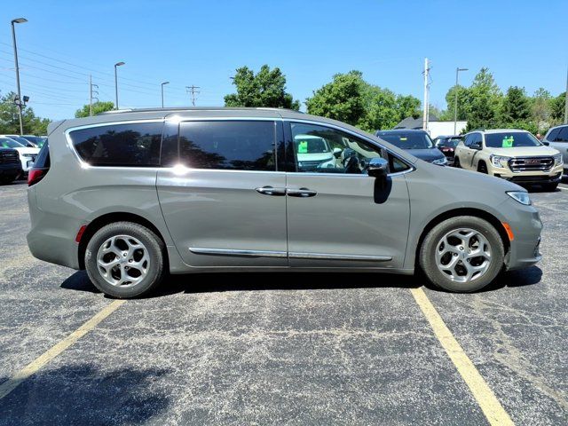 Used 2023 Chrysler Pacifica - photo 31