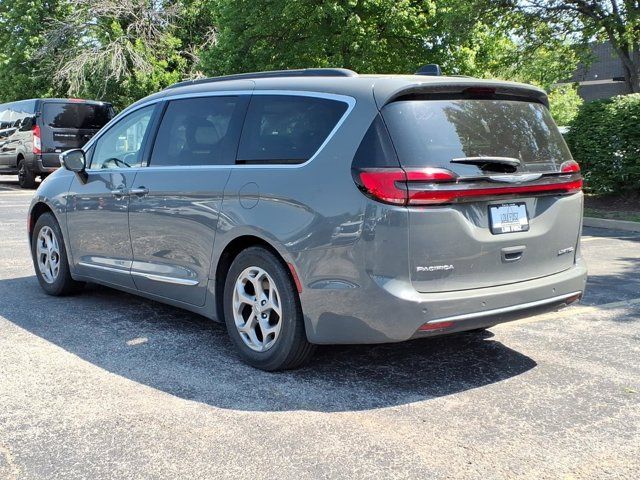 Used 2023 Chrysler Pacifica - photo 7