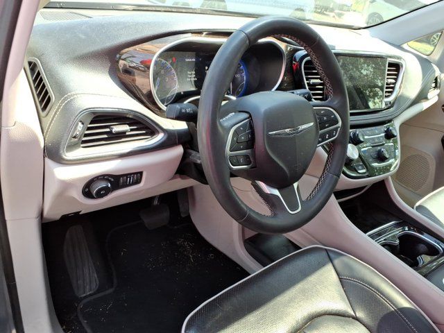 Used 2023 Chrysler Pacifica - photo 10