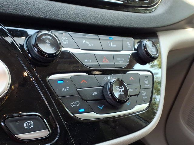 Used 2024 Chrysler Pacifica - photo 16