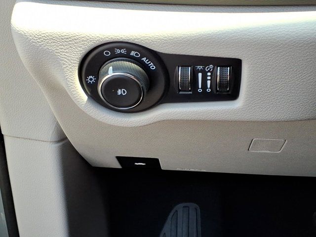 Used 2024 Chrysler Pacifica - photo 24