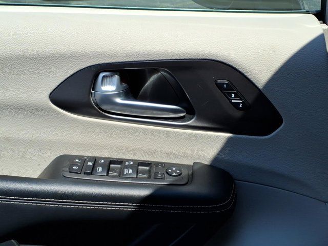Used 2024 Chrysler Pacifica - photo 26
