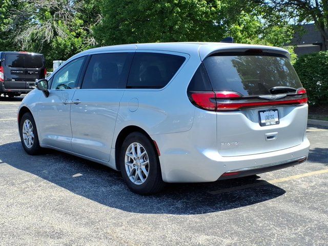 Used 2024 Chrysler Pacifica - photo 7