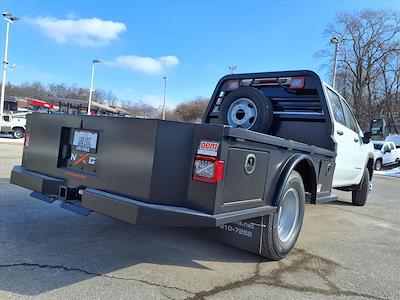 New 2026 GMC Sierra 3500 Crew Cab Flatbed Truck for sale #BF330859 - photo 2