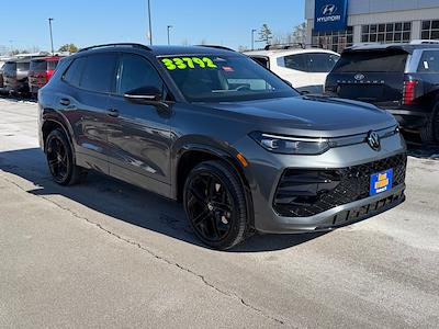 Used 2025 Volkswagen Tiguan - photo 1