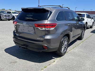 Used 2017 Toyota Highlander XLE 4x4 SUV for sale #252863A - photo 2