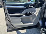 Used 2017 Toyota Highlander XLE 4x4 SUV for sale #252863A - photo 9