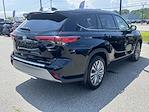 Used 2021 Toyota Highlander Platinum AWD SUV for sale #252894A - photo 2