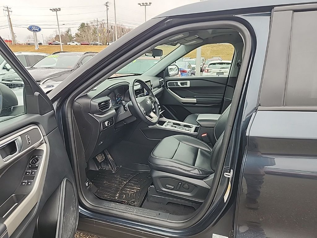 Used 2023 Ford Explorer - photo 12