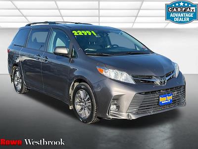 Used 2018 Toyota Sienna - photo 1