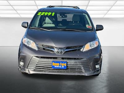 Used 2018 Toyota Sienna - photo 1