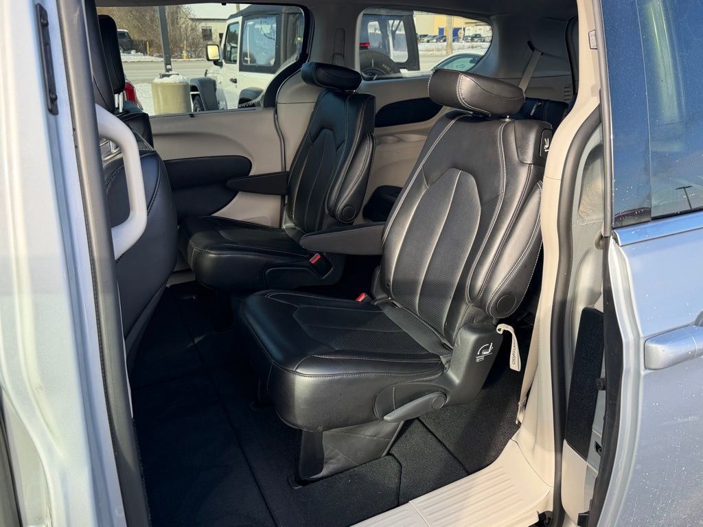 Used 2024 Chrysler Pacifica - photo 15