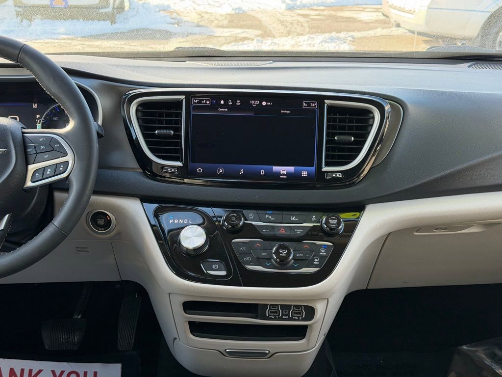 Used 2024 Chrysler Pacifica - photo 17