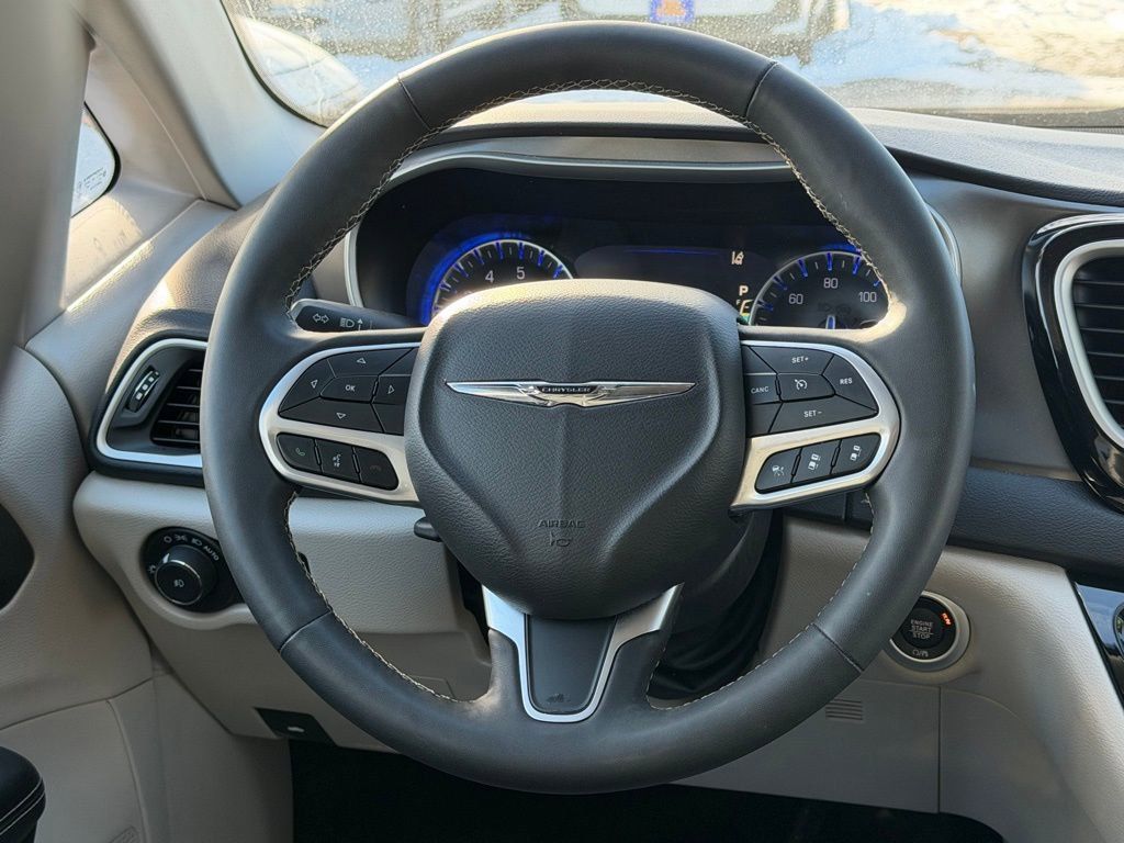 Used 2024 Chrysler Pacifica - photo 18