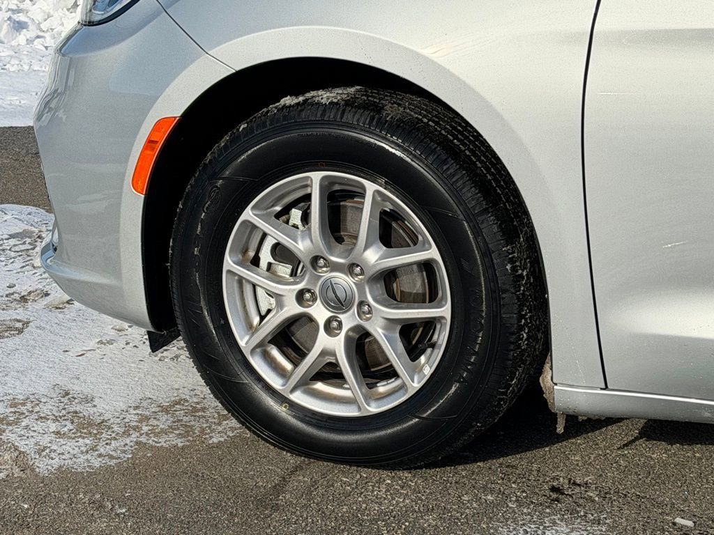 Used 2024 Chrysler Pacifica - photo 23