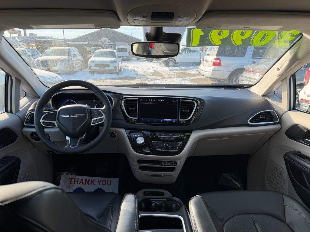 Used 2024 Chrysler Pacifica - photo 6