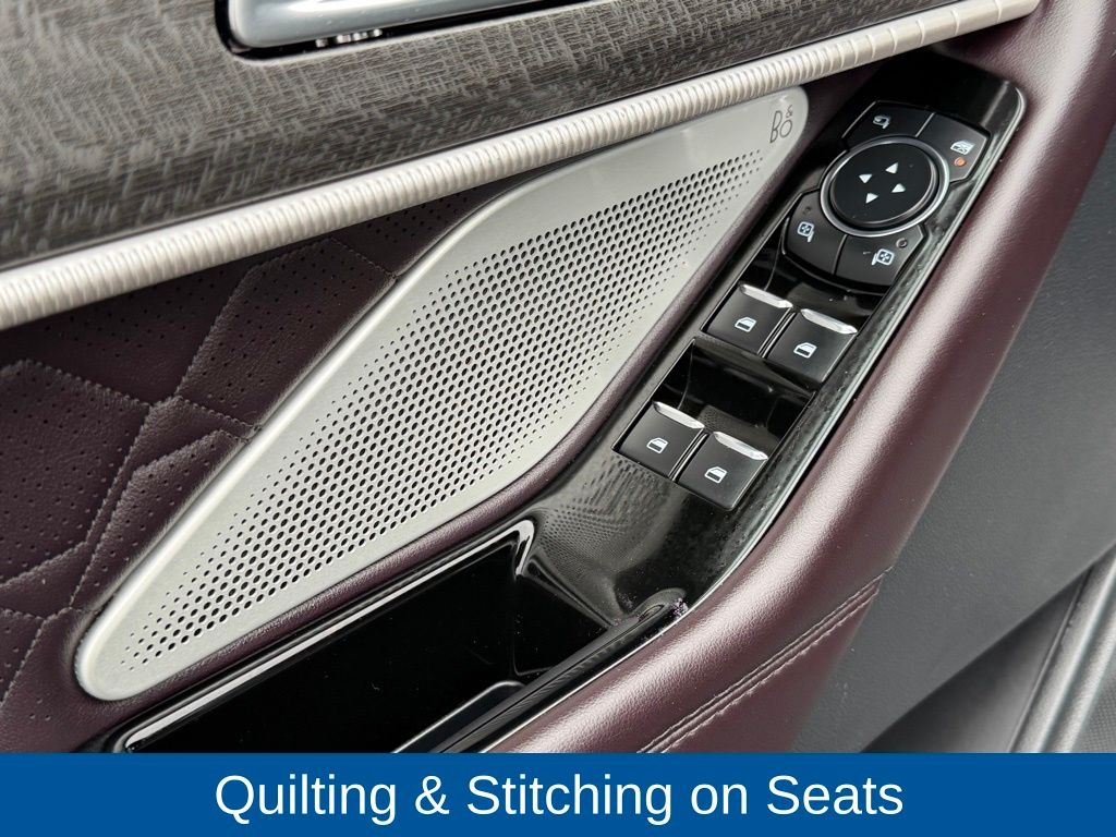 Used 2025 Ford Explorer - photo 18