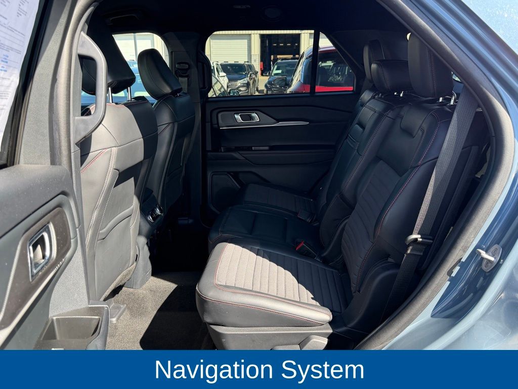 Used 2025 Ford Explorer - photo 14