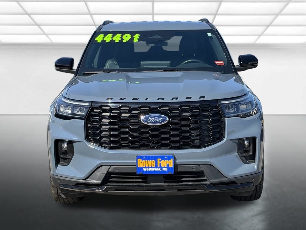 Used 2025 Ford Explorer - photo 2