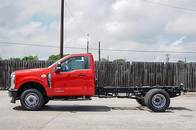 2025 Ford F-350 Regular Cab DRW 4x4 Cab Chassis