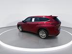 Used 2023 Toyota Highlander Platinum for sale #54543871 - photo 8