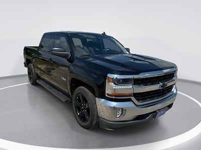 Used 2018 Chevrolet Silverado 1500 LT Crew Cab Pickup for sale #551676511 - photo 1