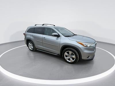 Used 2015 Toyota Highlander Limited Platinum for sale #56089631 - photo 2
