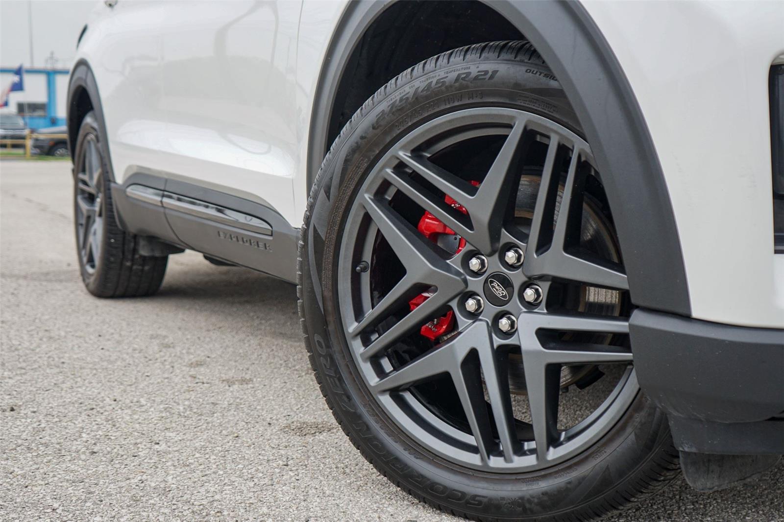 Used 2025 Ford Explorer - photo 5