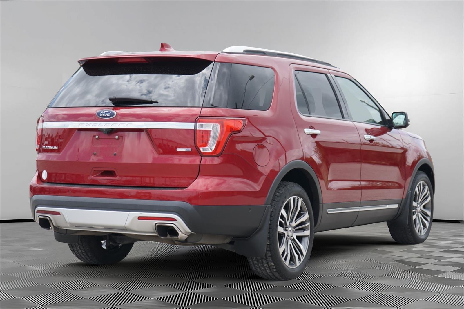 Used 2016 Ford Explorer - photo 2