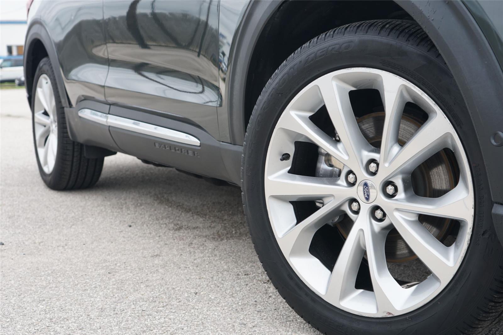 Used 2022 Ford Explorer - photo 2