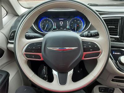 2019 Chrysler Pacifica FWD Minivan for sale #26U91A - photo 2