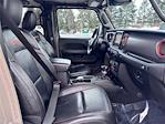 2020 Jeep Gladiator Crew Cab 4WD Pickup for sale #26UC103A - photo 19