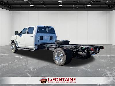 New 2026 Ram 5500 Tradesman Crew Cab 4WD 11' 4" CM Truck Beds Aluminum Flatbed Truck with Gooseneck Hitch for sale #26UC174 - photo 2
