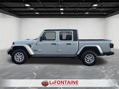 2023 Jeep Gladiator Crew Cab 4WD Pickup for sale #5D478S - photo 2