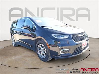 Used 2024 Chrysler Pacifica - photo 1