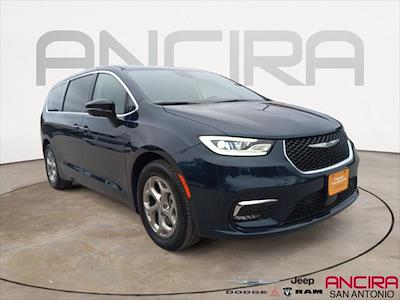 Used 2024 Chrysler Pacifica - photo 1
