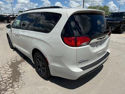 2020 Chrysler Pacifica FWD Minivan for sale #552941A - photo 2