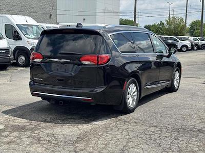 2018 Chrysler Pacifica FWD Minivan for sale #M26013A - photo 2