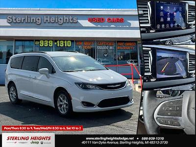 2017 Chrysler Pacifica FWD Minivan for sale #P94834A - photo 1