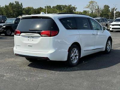 2017 Chrysler Pacifica FWD Minivan for sale #P94834A - photo 2