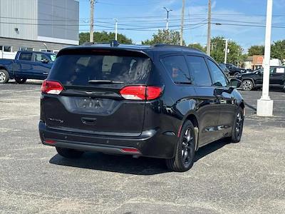 Used 2018 Chrysler Pacifica Touring L Plus Minivan for sale #P95076 - photo 2