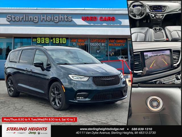 Used 2023 Chrysler Pacifica - photo 1