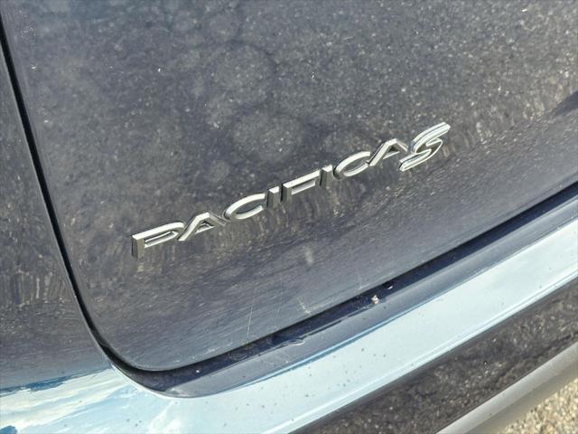 Used 2023 Chrysler Pacifica - photo 12