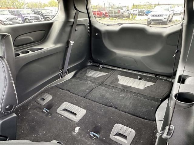 Used 2023 Chrysler Pacifica - photo 13