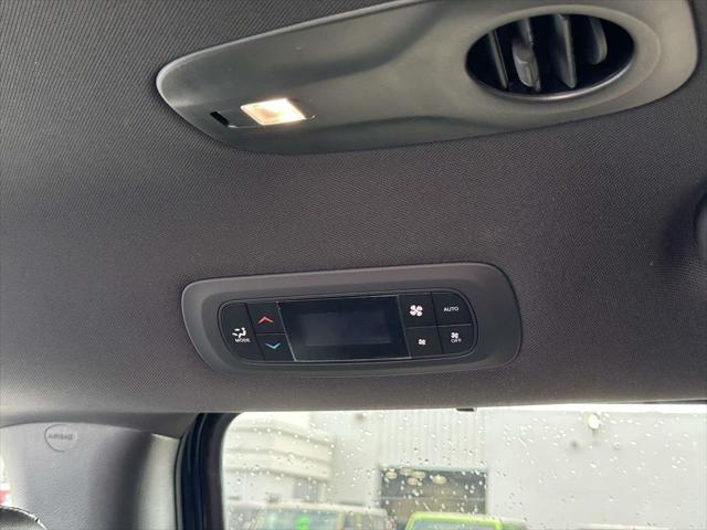 Used 2023 Chrysler Pacifica - photo 15