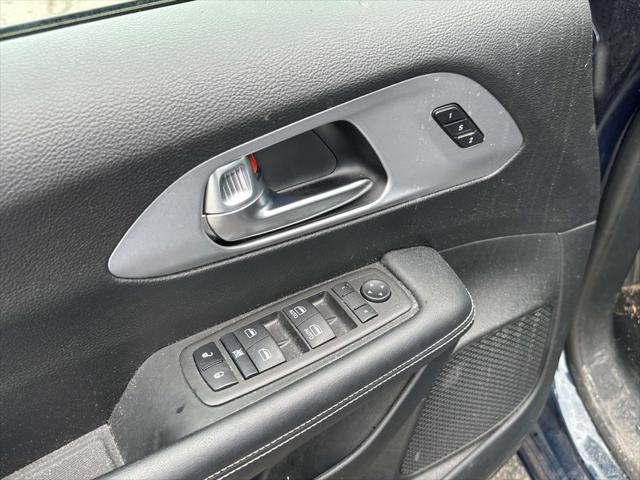 Used 2023 Chrysler Pacifica - photo 19
