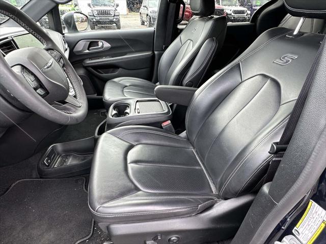 Used 2023 Chrysler Pacifica - photo 20